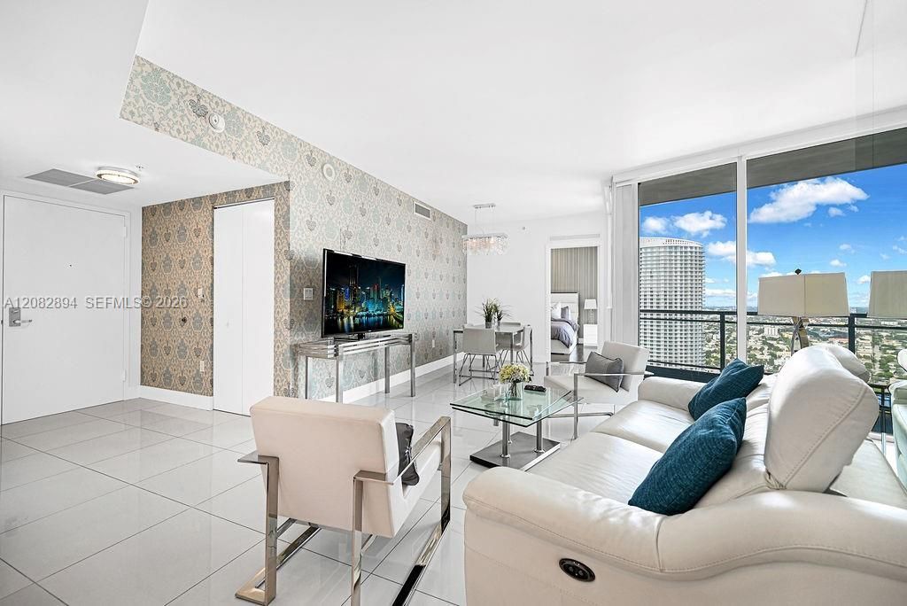 92 SW 3rd St, Unit 4806, Miami, FL 33130 Photo