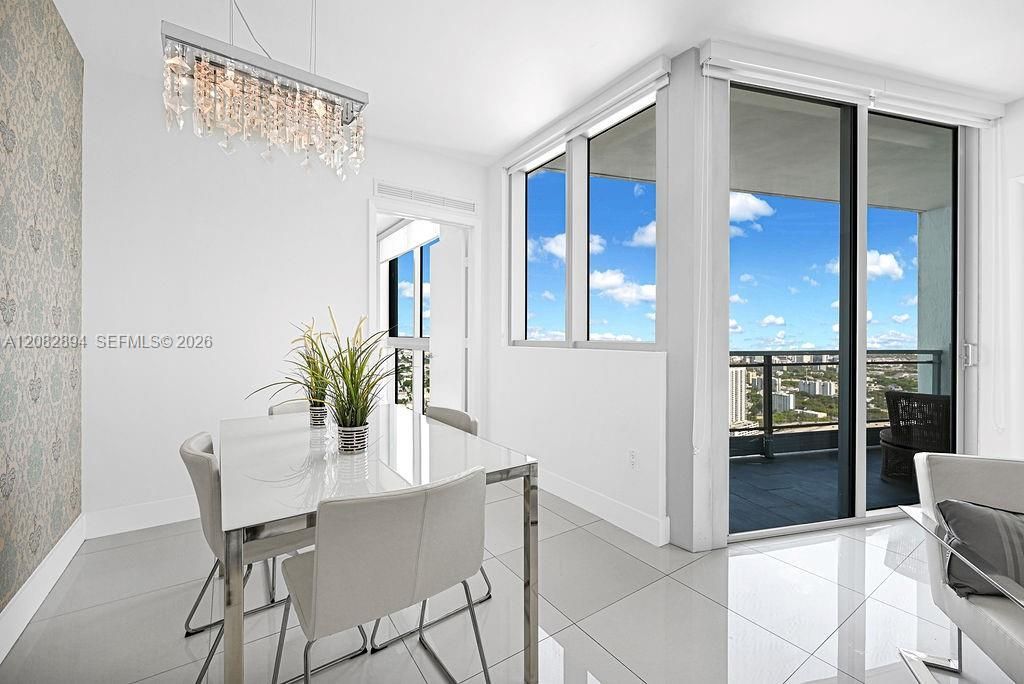 92 SW 3rd St, Unit 4806, Miami, FL 33130 Photo