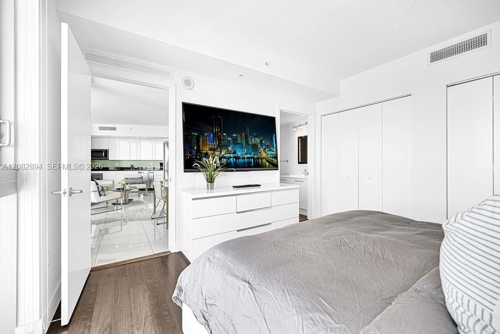 92 SW 3rd St, Unit 4806, Miami, FL 33130 Photo