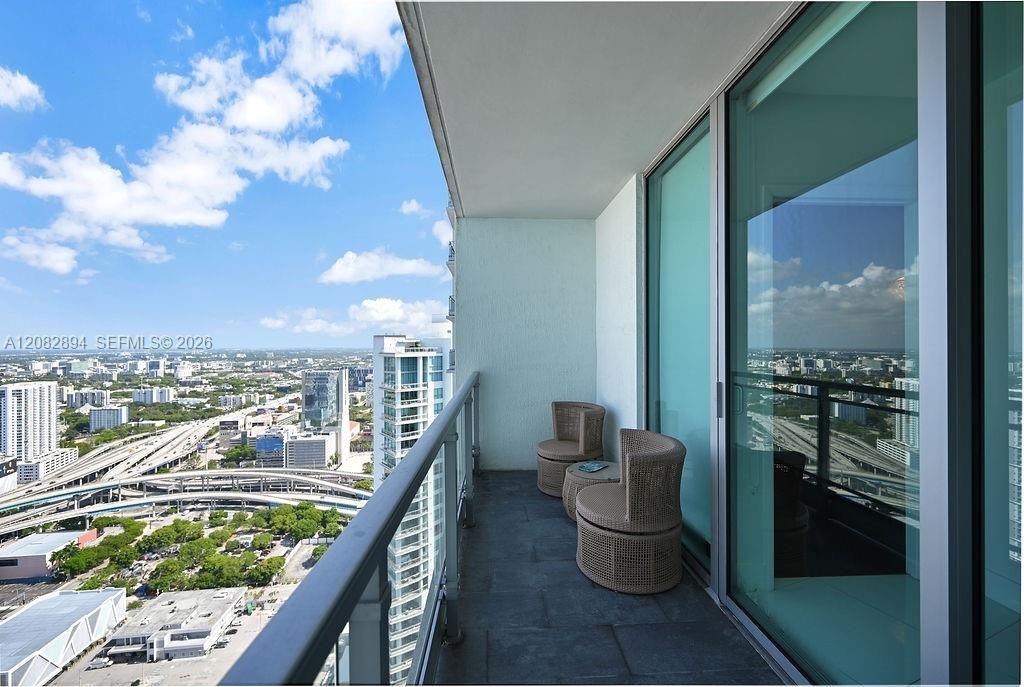 92 SW 3rd St, Unit 4806, Miami, FL 33130 Photo