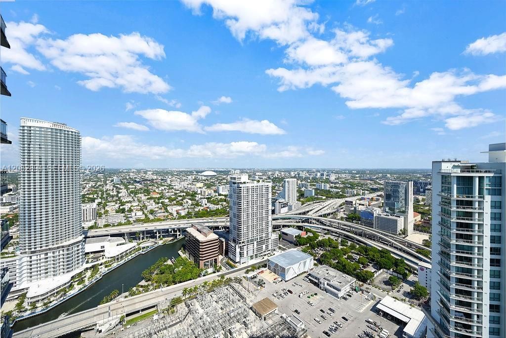 92 SW 3rd St, Unit 4806, Miami, FL 33130 Photo