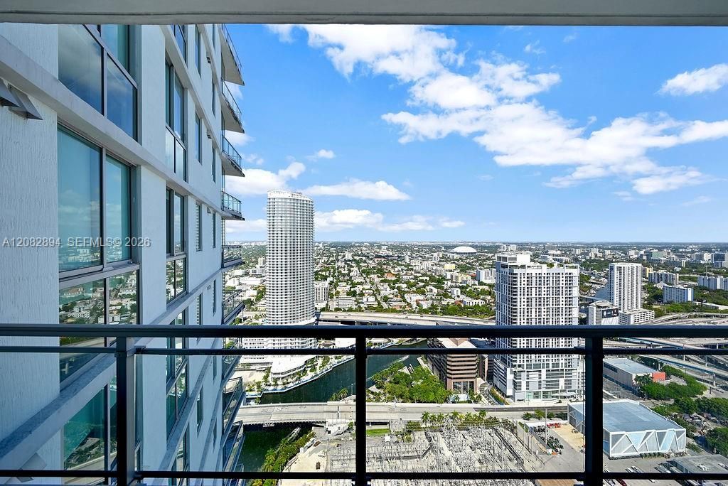 92 SW 3rd St, Unit 4806, Miami, FL 33130 Photo
