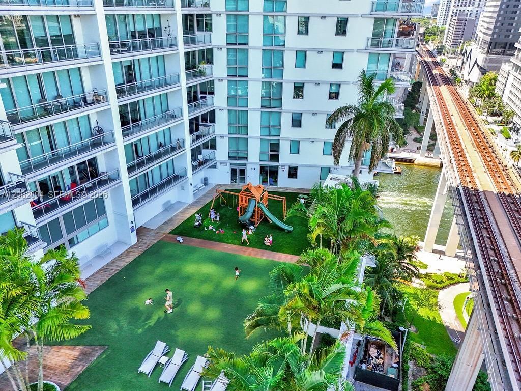 92 SW 3rd St, Unit 4806, Miami, FL 33130 Photo