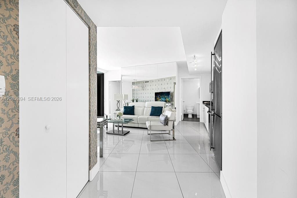 92 SW 3rd St, Unit 4806, Miami, FL 33130 Photo