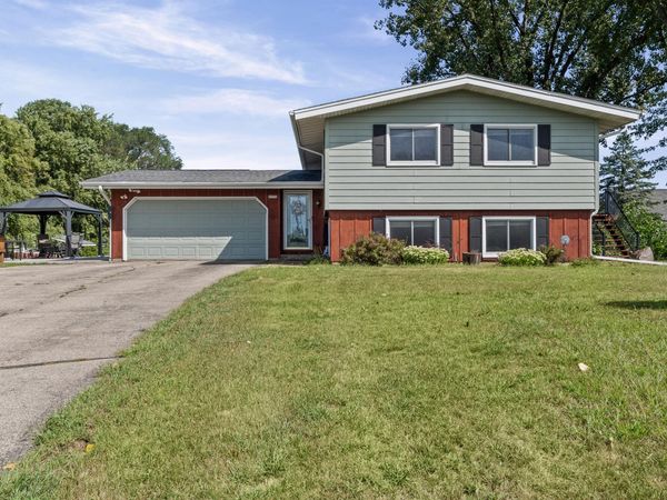 W7570 McHugh Ct E, Holland, WI 54636