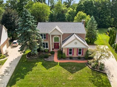 48323 Red Run Drive, Canton Township, Mi 48187