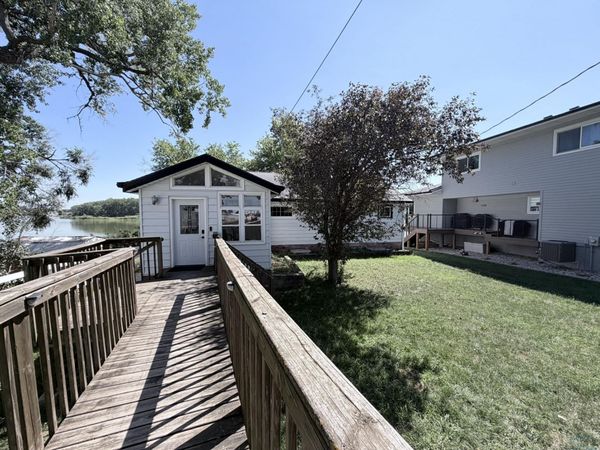79 NORTHSHORE DR, McCook Lake, SD 57049