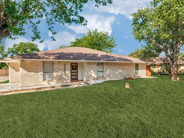 2257 Bolden Road , Irving, TX 75060