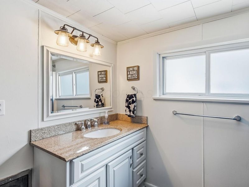 511 E 4th Street , Marysville, OH 43040 Photo 17