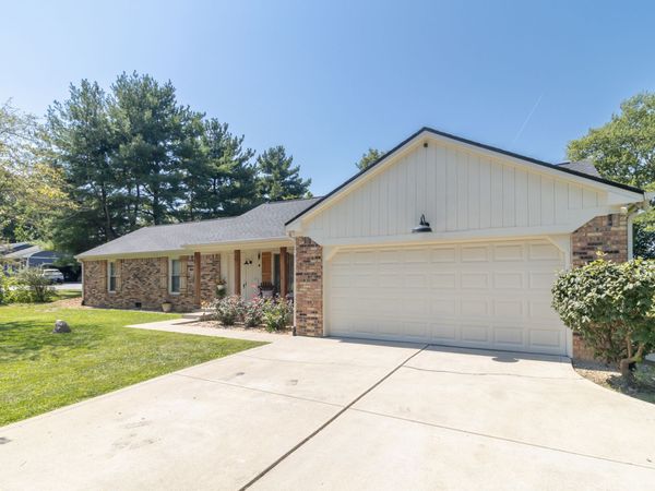 5532 Arrowhead Drive , Greenfield, IN 46140
