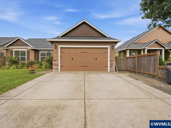1070 Prairie Meadows Av, Junction City, OR 97448