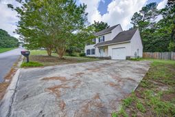 201 Bridleridge Road photo 4