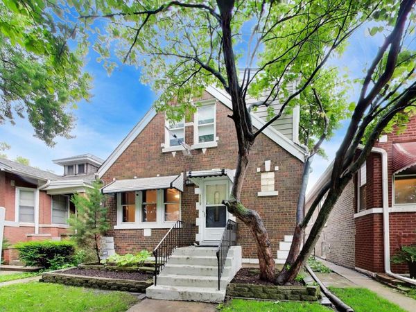 5012 N Tripp Avenue , Chicago, IL 60630