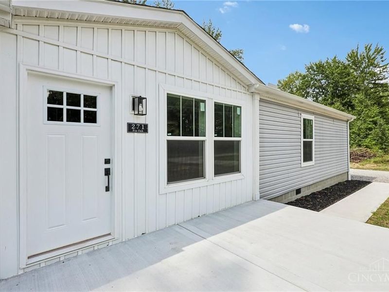 271 Pin Oak Street, Newtonsville, OH 45158 Photo 2