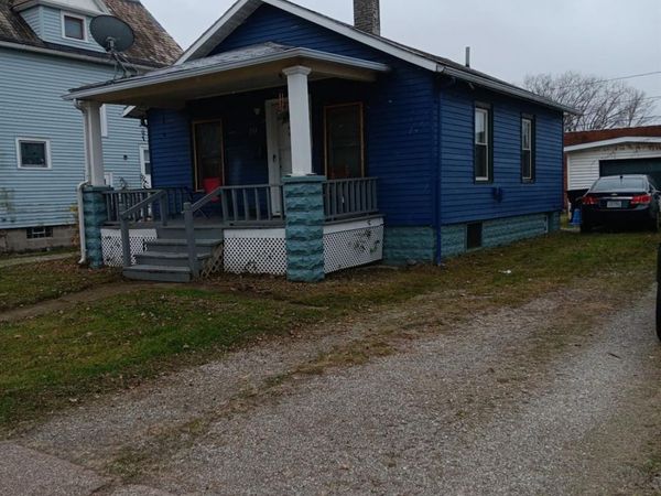 131 S Logan Street, Elyria, OH 44053