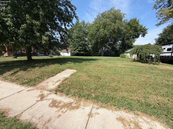 429 W Cherry Street, Clyde, OH 43410