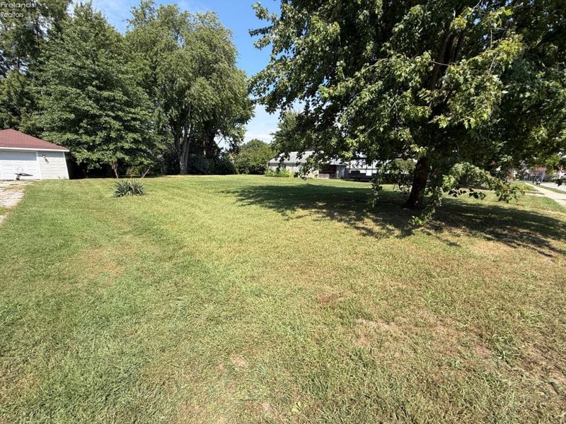 429 W Cherry Street, Clyde, OH 43410 Photo 2