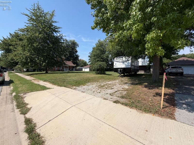 429 W Cherry Street, Clyde, OH 43410 Photo 4