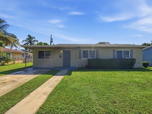19801 NE 1st Ave, Miami, FL 33179