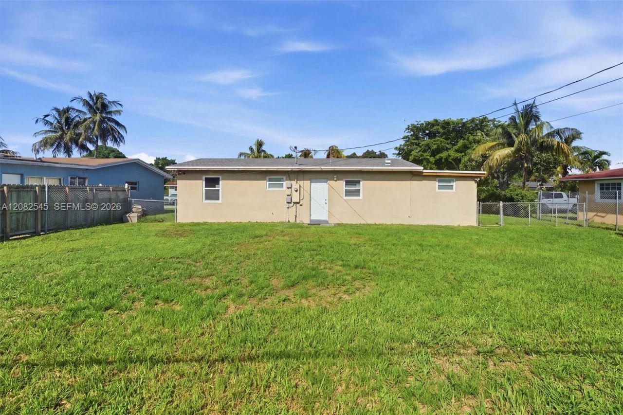 19801 NE 1st Ave, Miami, FL 33179 Photo