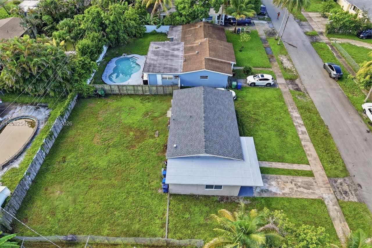 19801 NE 1st Ave, Miami, FL 33179 Photo