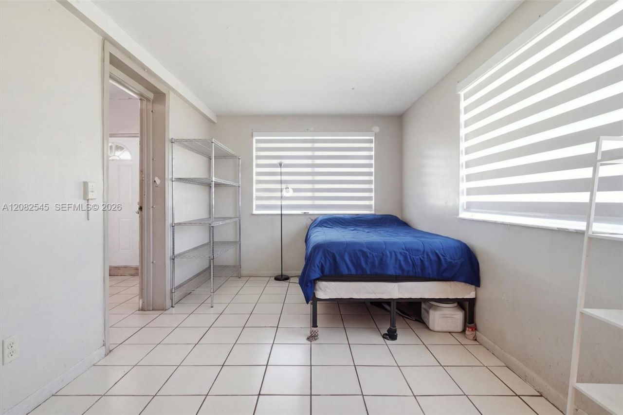 19801 NE 1st Ave, Miami, FL 33179 Photo
