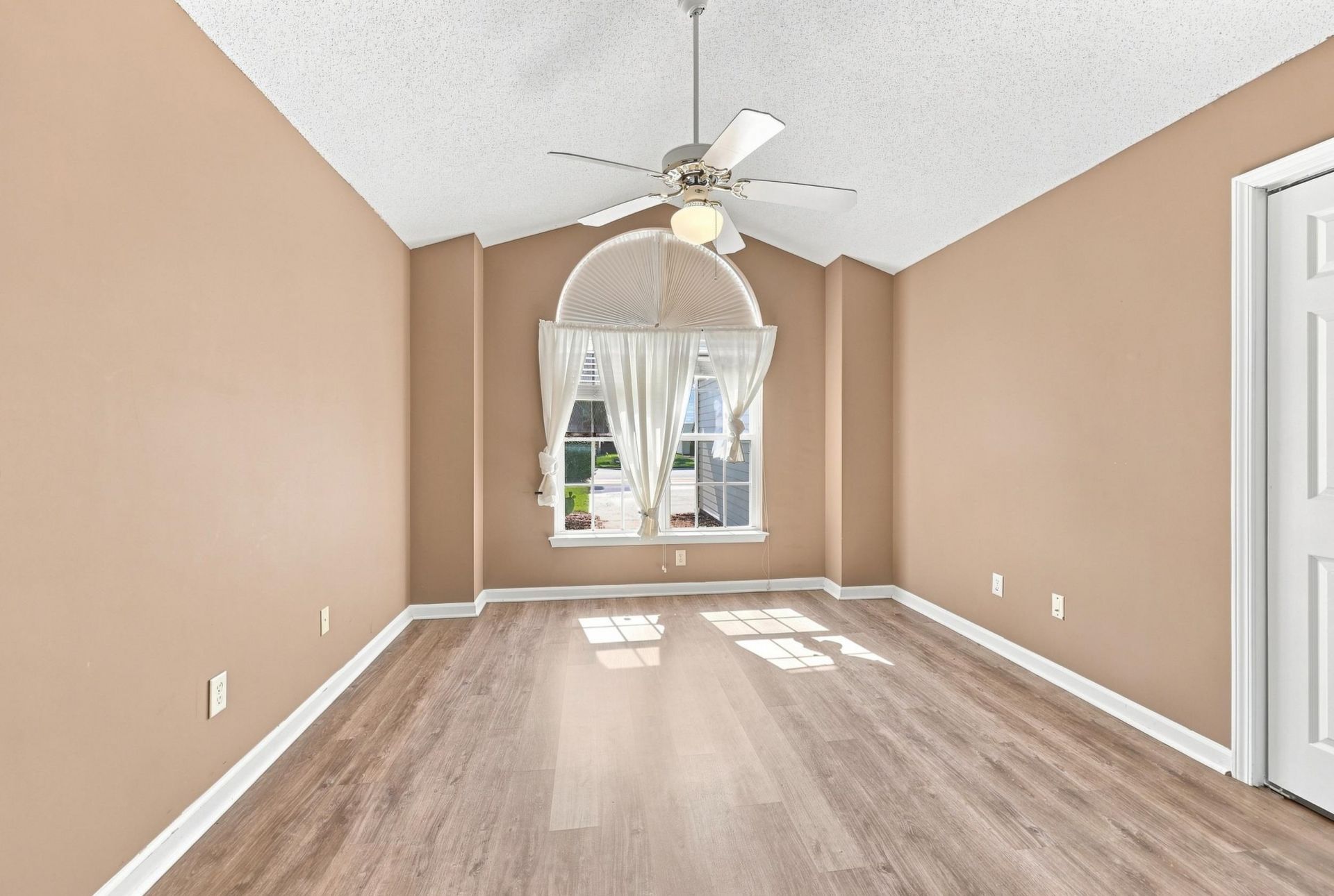 1606 Broken Anchor Way Photo 21
