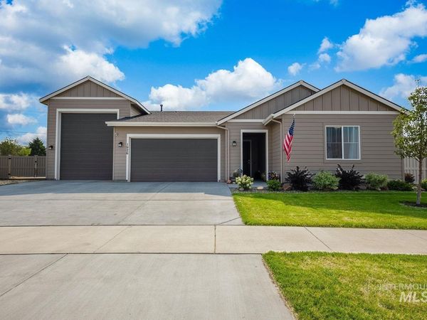 1926 Chokecherry Ave, Middleton, ID 83644