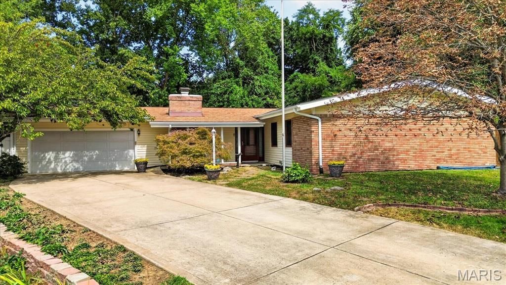 1639 Red Gate Lane, Saint Louis, MO 63146 Main Photo