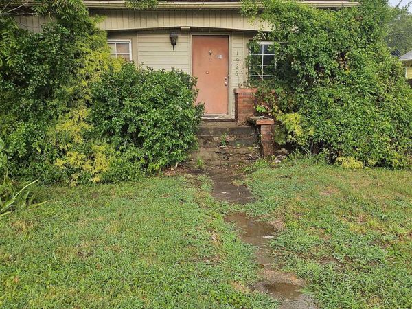 1926 S Red Bank Road, Evansville, IN 47712