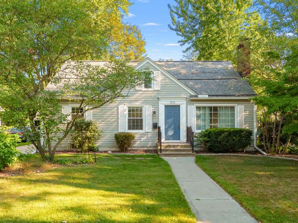 1221 Lakeway Avenue, Kalamazoo, MI 49001