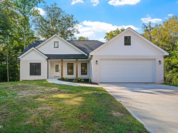 1430 Beechtop Lane, Kodak, TN 37764