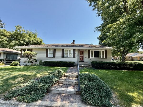 2329 11th Street , Peru, IL 61354