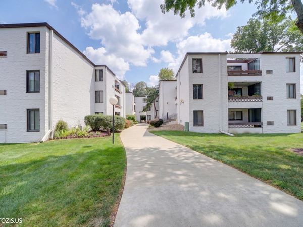 322 W Miner Street , Unit 2A, Arlington Heights, IL 60005