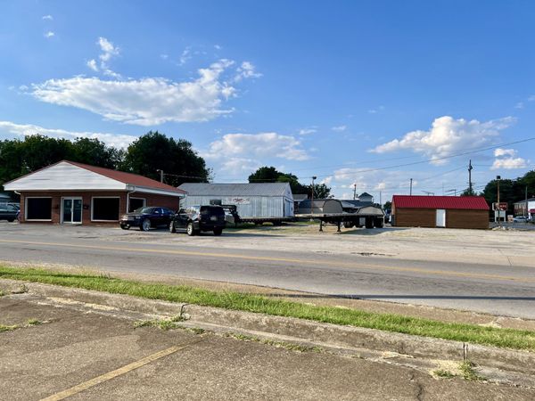 701 N Main St , Franklin, KY 42134