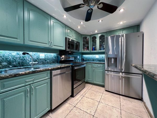 101 Briny Avenue, Unit 810, Pompano Beach, FL 33062
