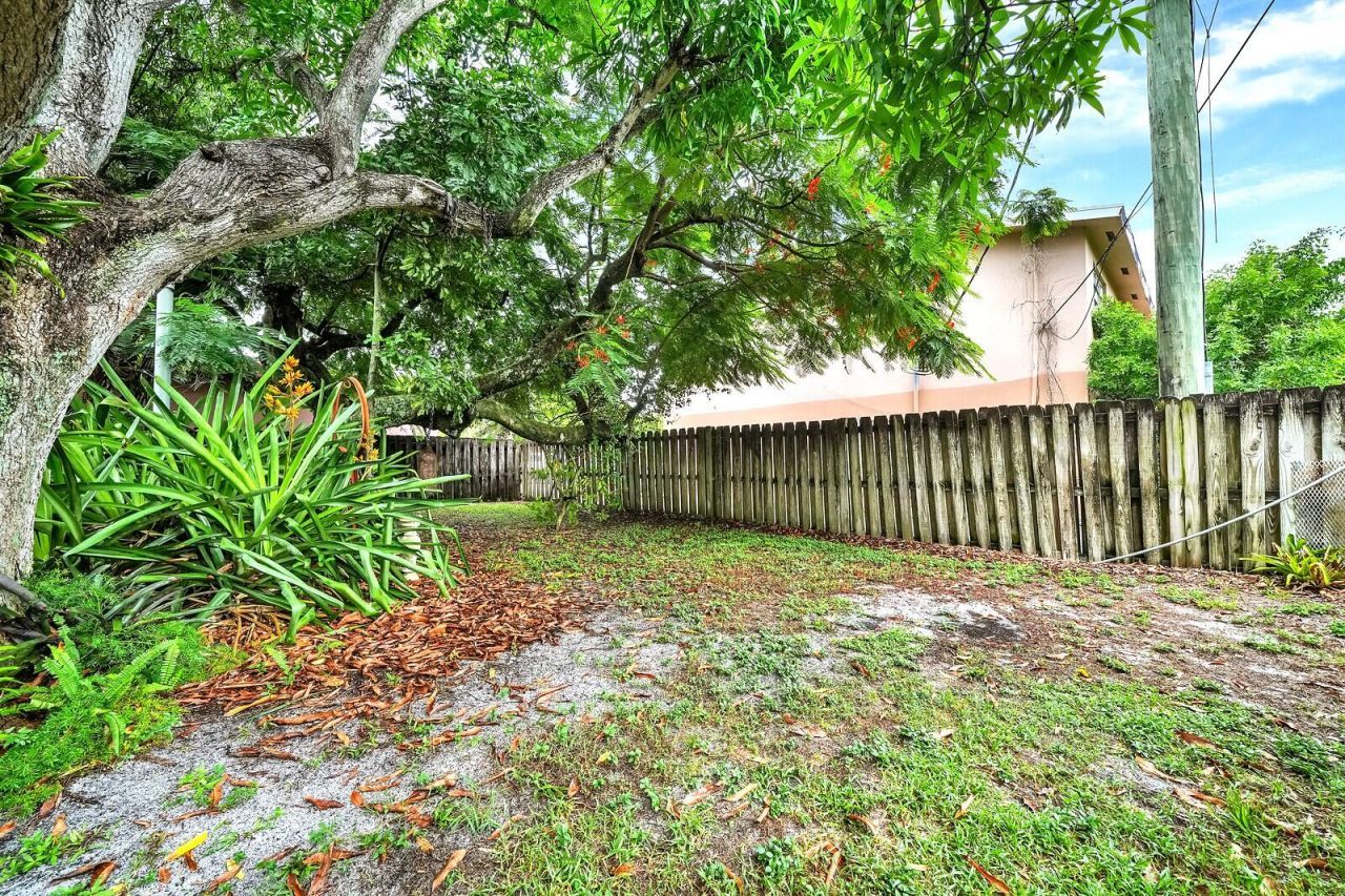 1106 S F Street, Lake Worth Beach, FL 33460 Photo