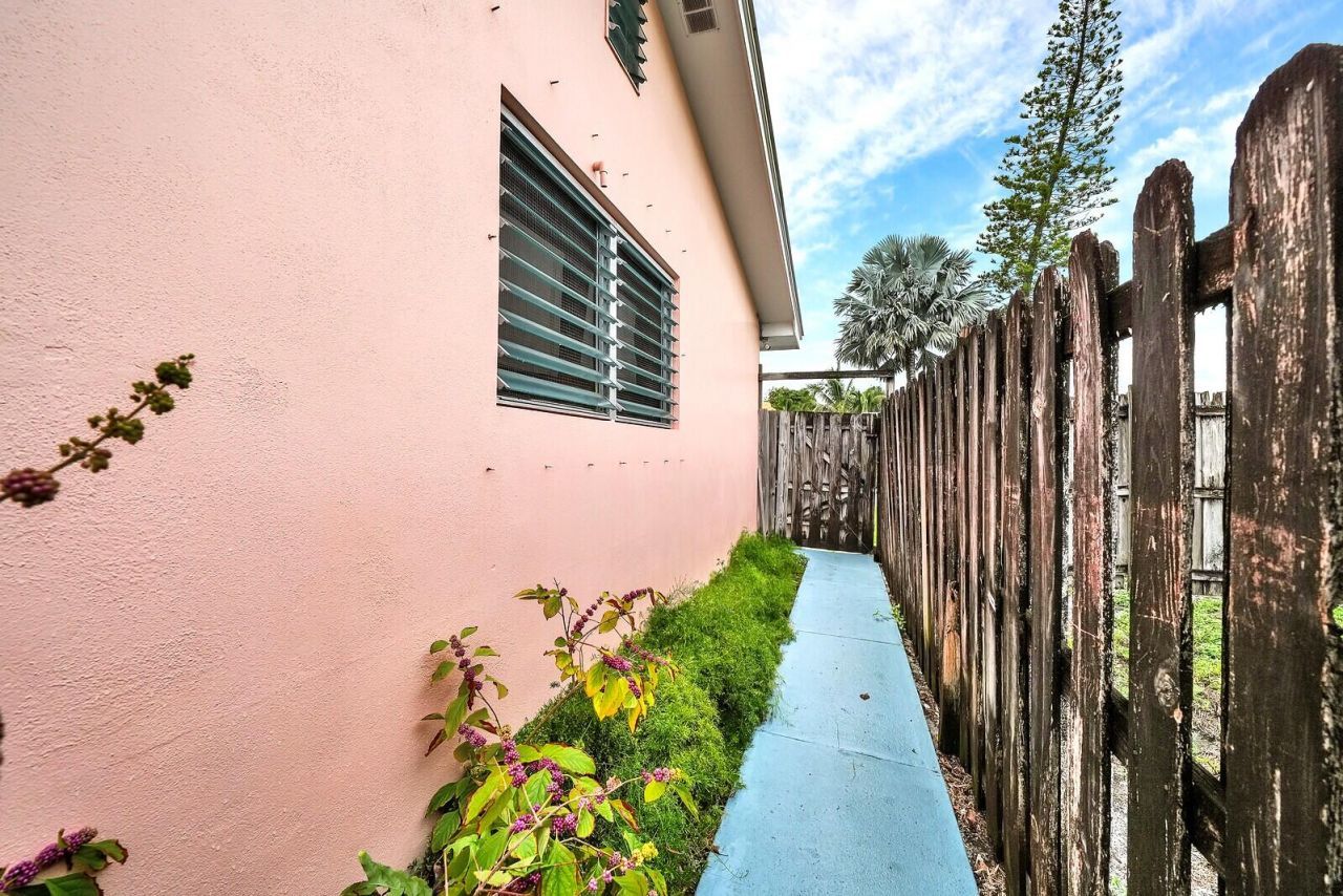 1106 S F Street, Lake Worth Beach, FL 33460 Photo