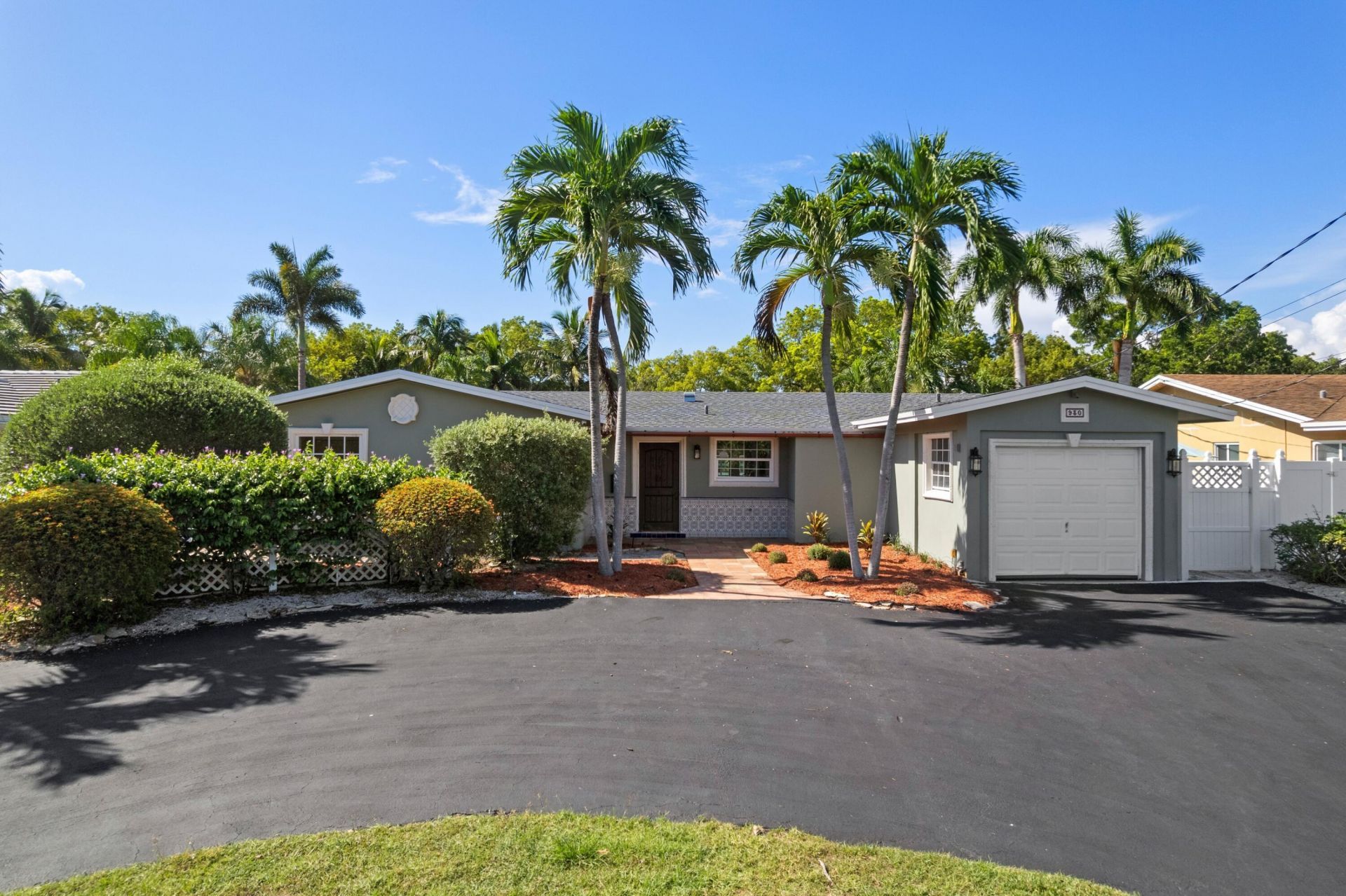 930 SE 10th Court, Pompano Beach, FL 33060 Photo