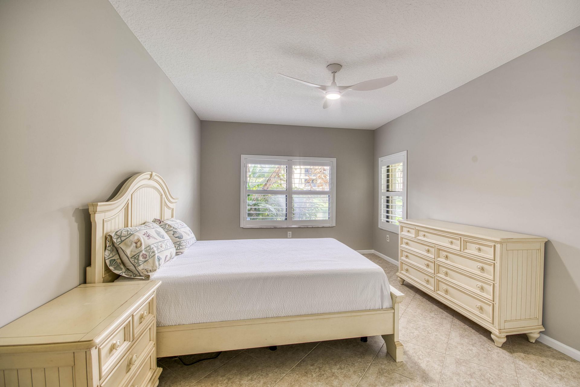 800 Uno Lago Drive, Unit 105, Juno Beach, FL 33408 Photo