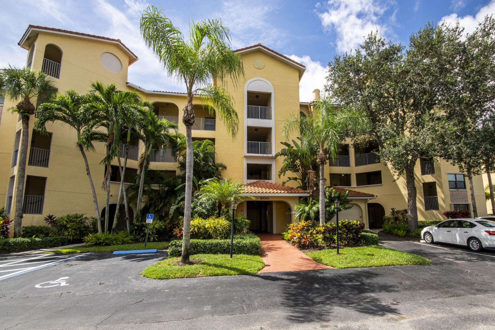 800 Uno Lago Drive, Unit 105, Juno Beach, FL 33408 Photo