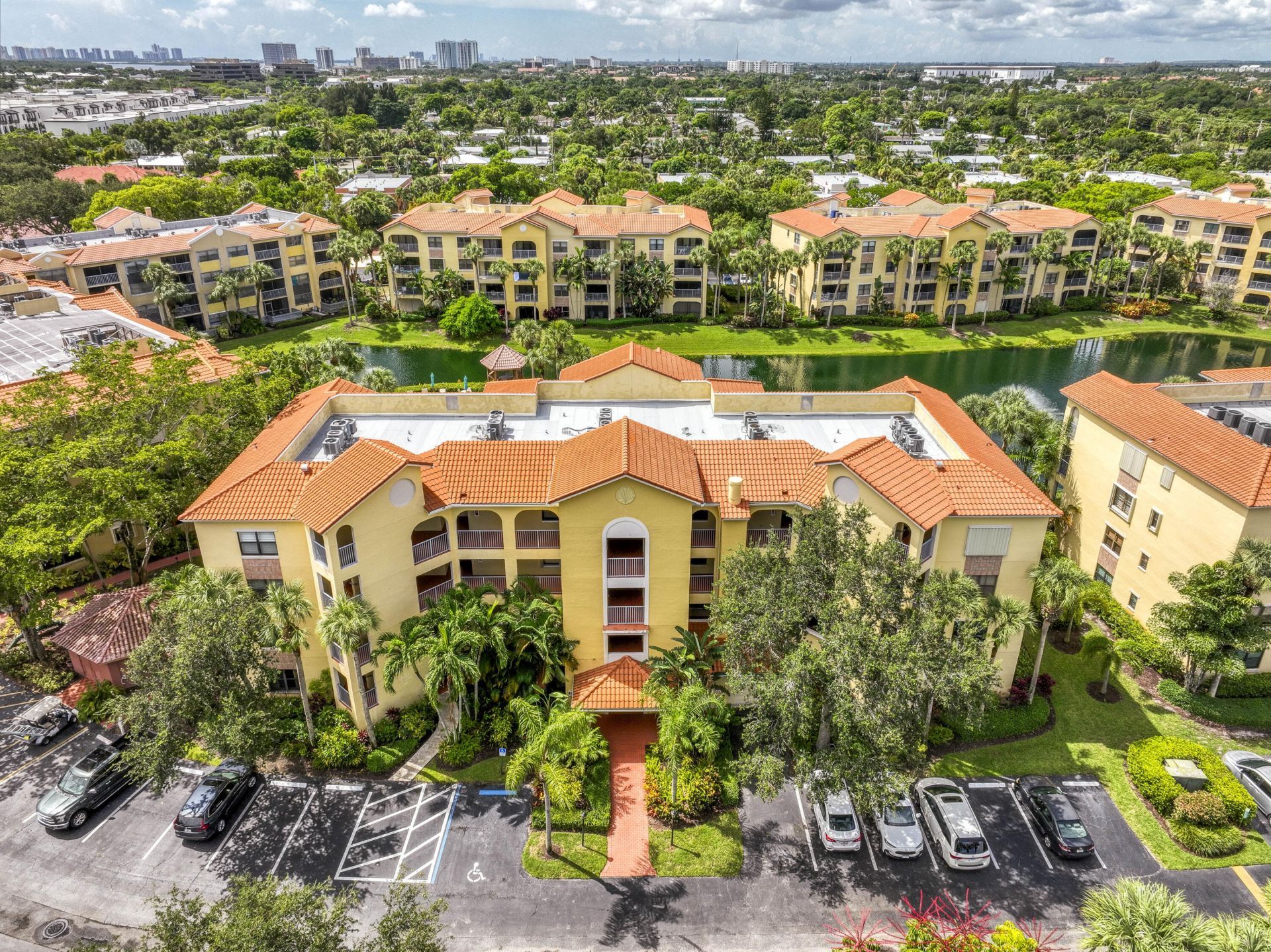 800 Uno Lago Drive, Unit 105, Juno Beach, FL 33408 Photo