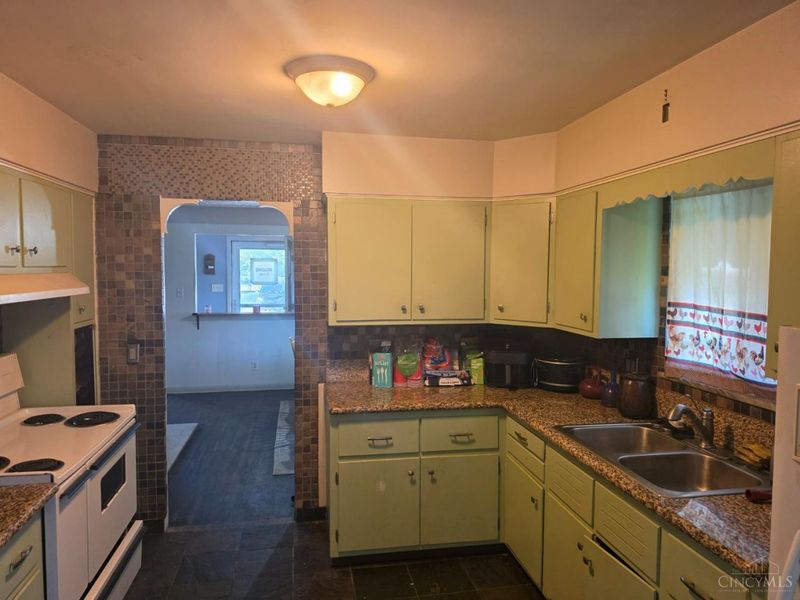 6230 Charity Drive, Green Township, OH 45248 Photo 6