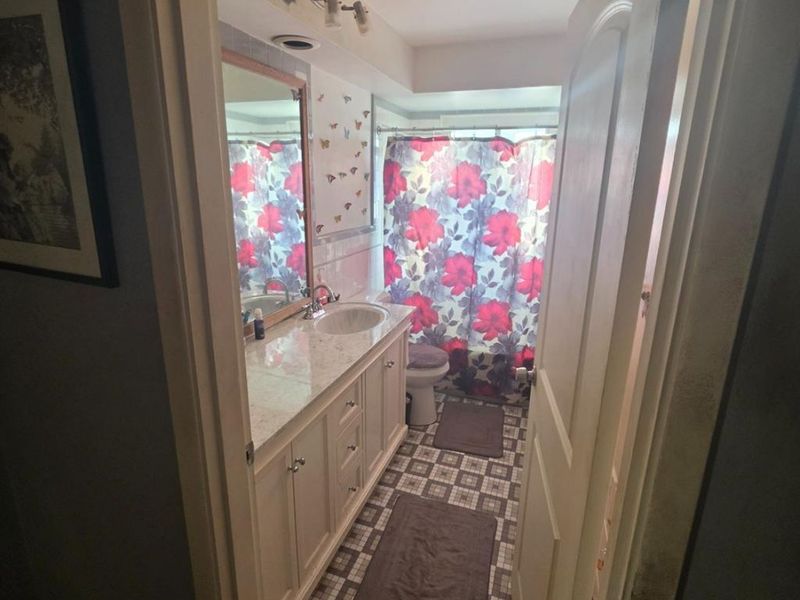 6230 Charity Drive, Green Township, OH 45248 Photo 8