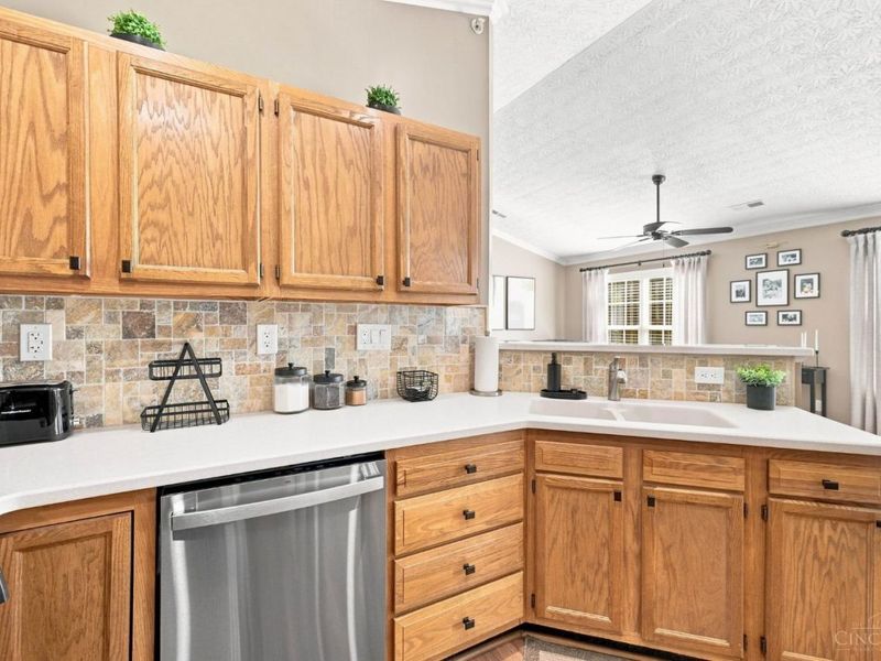 515 Heritage Green Drive, Monroe, OH 45050 Photo 19