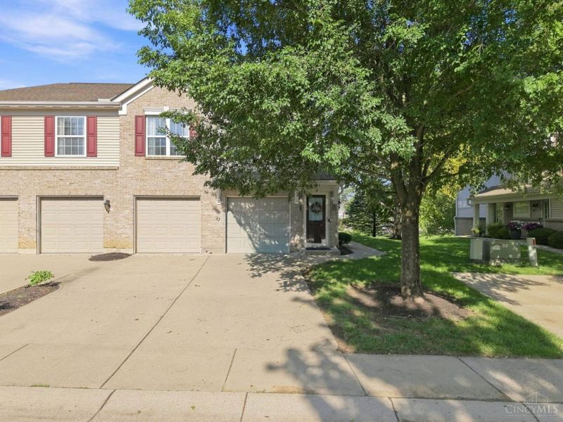 515 Heritage Green Drive, Monroe, OH 45050 Photo 2