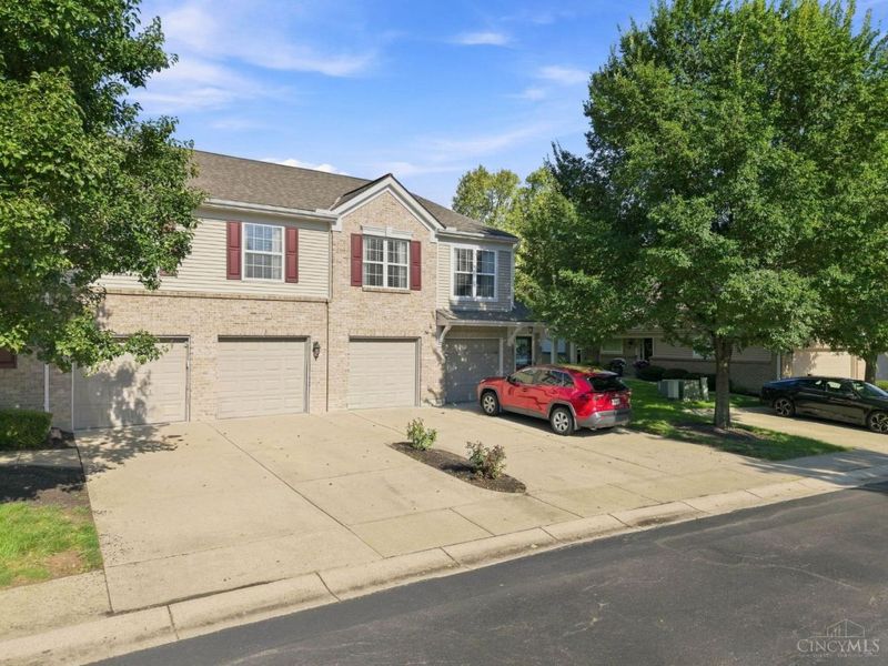 515 Heritage Green Drive, Monroe, OH 45050 Photo 3