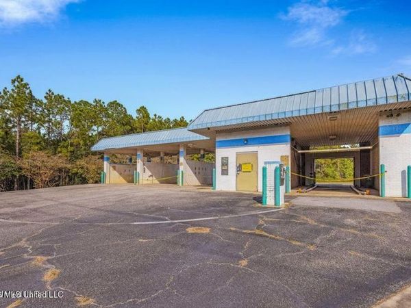 410 Henderson Avenue, Pass Christian, MS 39571