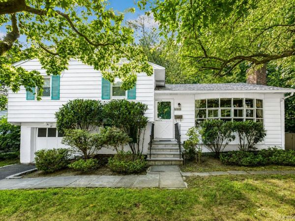 13 Vista Place, Hartsdale, NY 10530