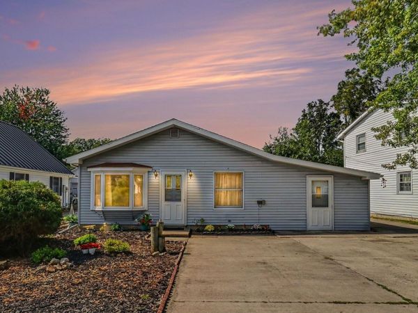 1412 N Orchard Beach Drive , Port Clinton, OH 43452
